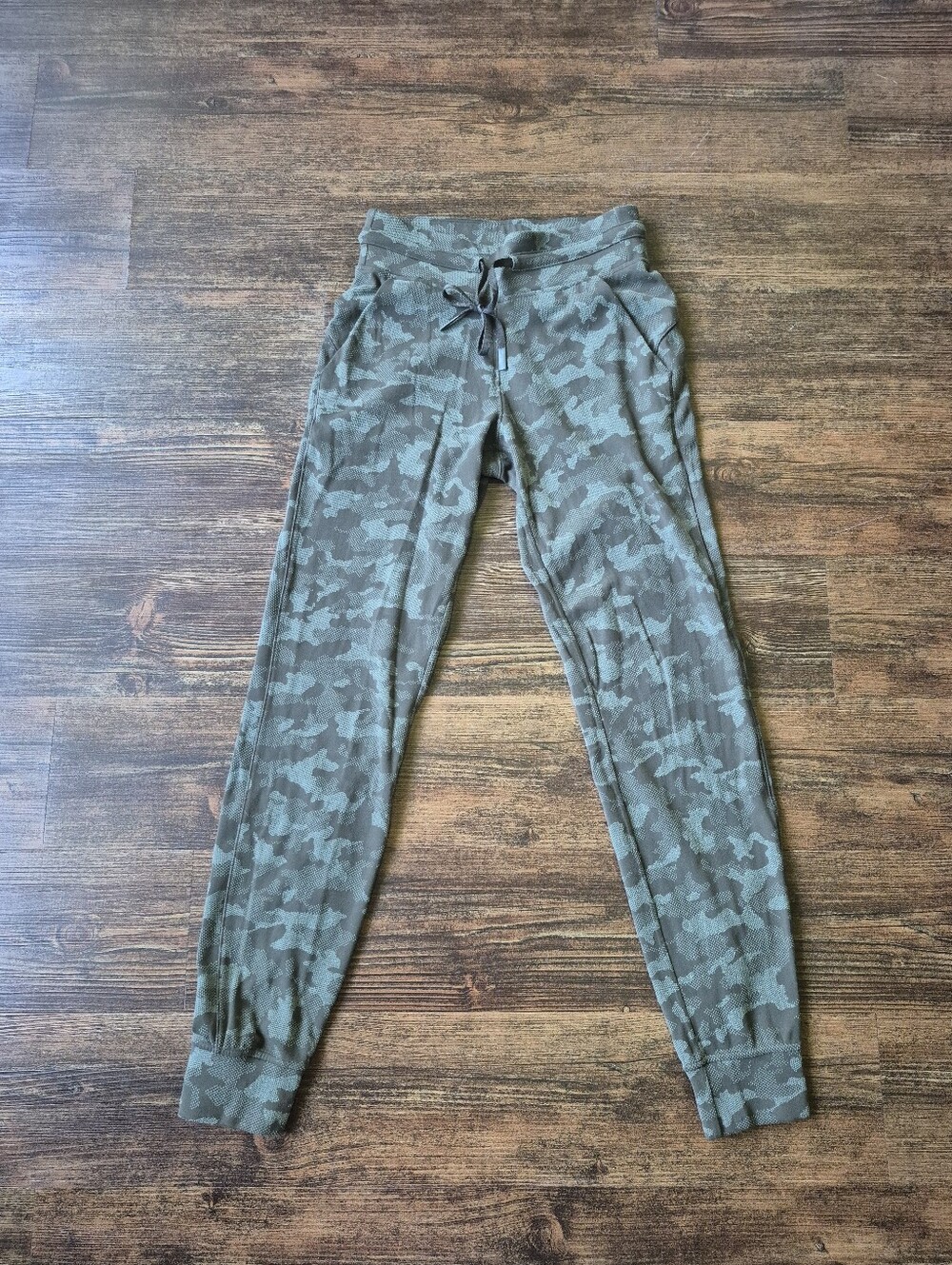Lululemon Ready To Rulu Camo Joggers Size 4 - Picture 3 of 9